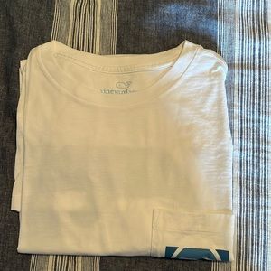 White Vineyard Vines T-shirt